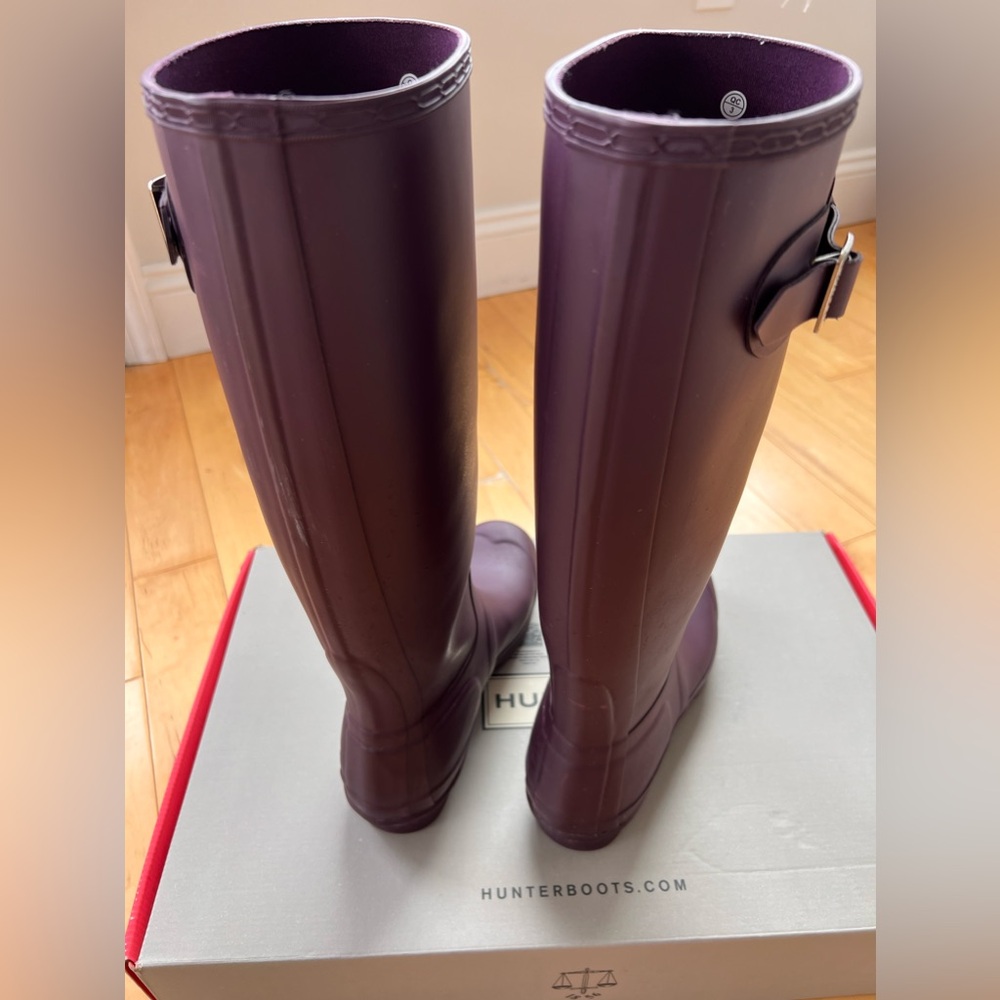 Hunter original tall rain boots women’s size 6 matte purple (box included) - Picture 4 of 5